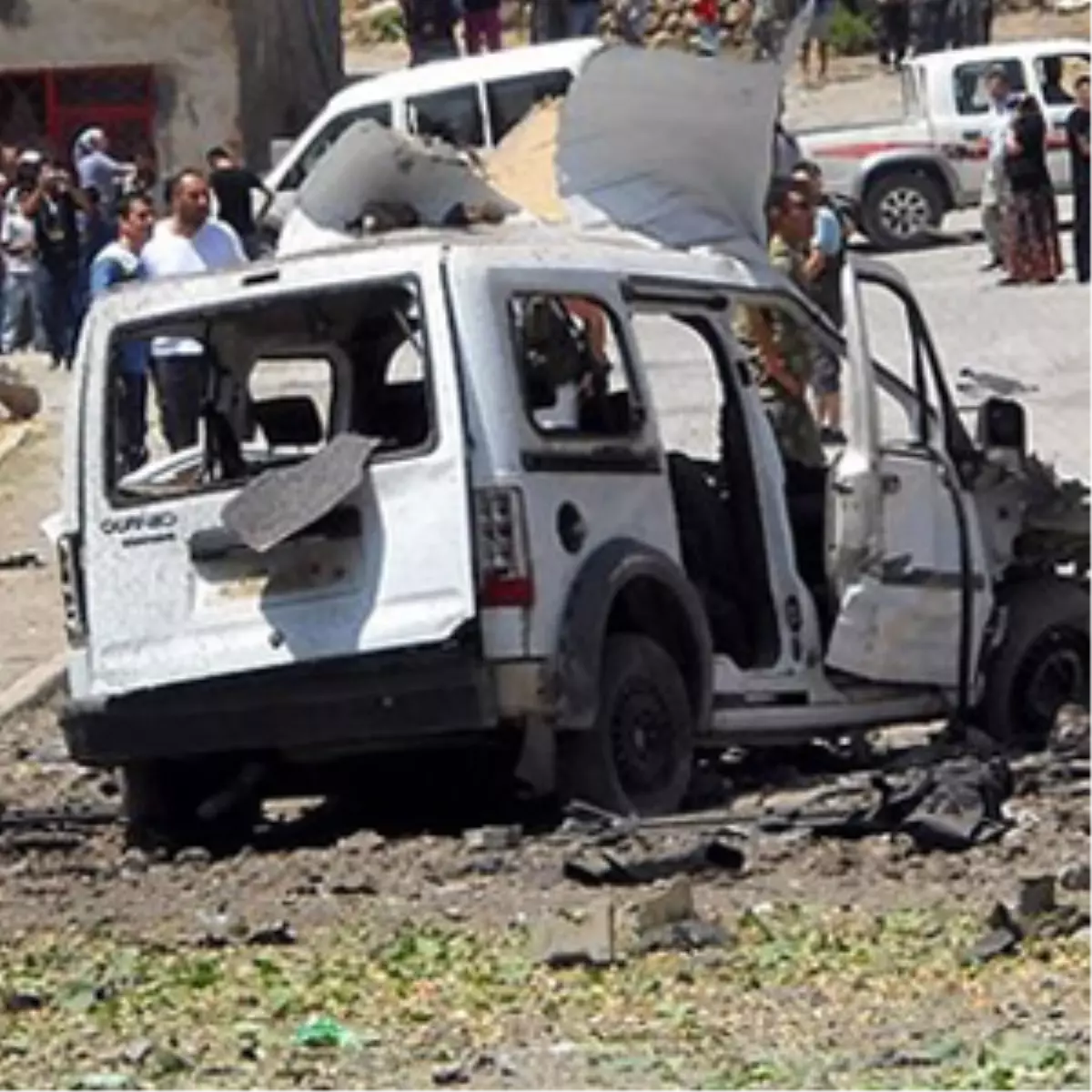 Polis Aracına Bombalı Saldırı