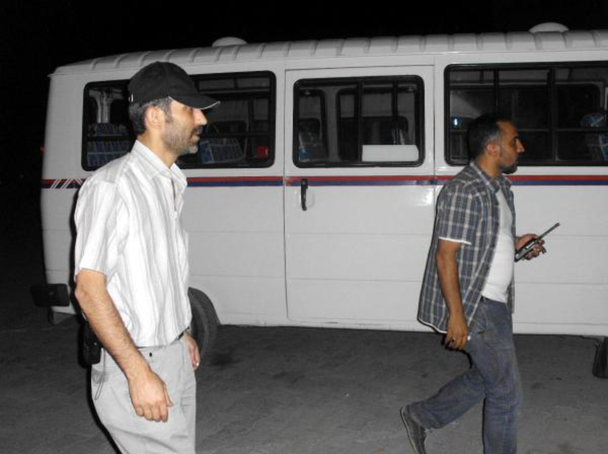 Polis Ekipleri Fuhuş Operasyonuna Köy Minibüsü ile İgitti