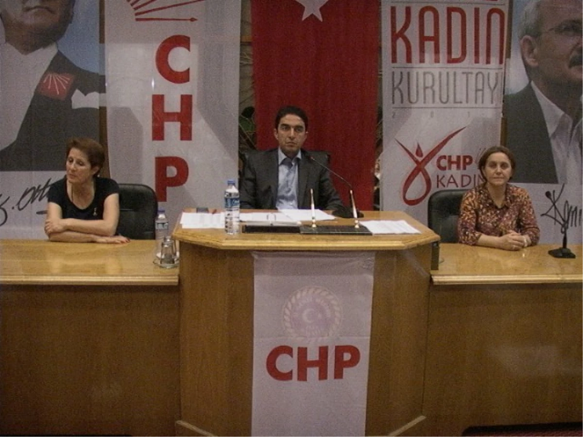 Sekiz Yıl Aradan Sonra CHP\'de Kadın Kolları Seçimi Yapıldı