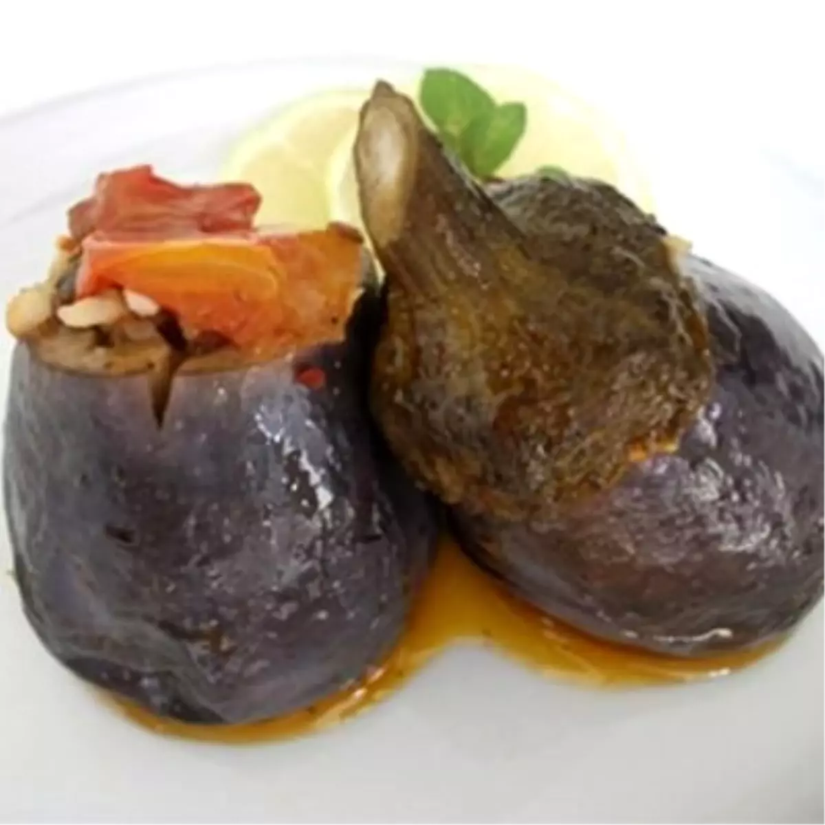 
Zeytinyağlı Patlıcan Dolma Tarifi