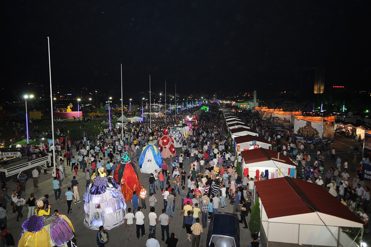 Büyük Ankara Festivali\'nde Coşku Devam Ediyor