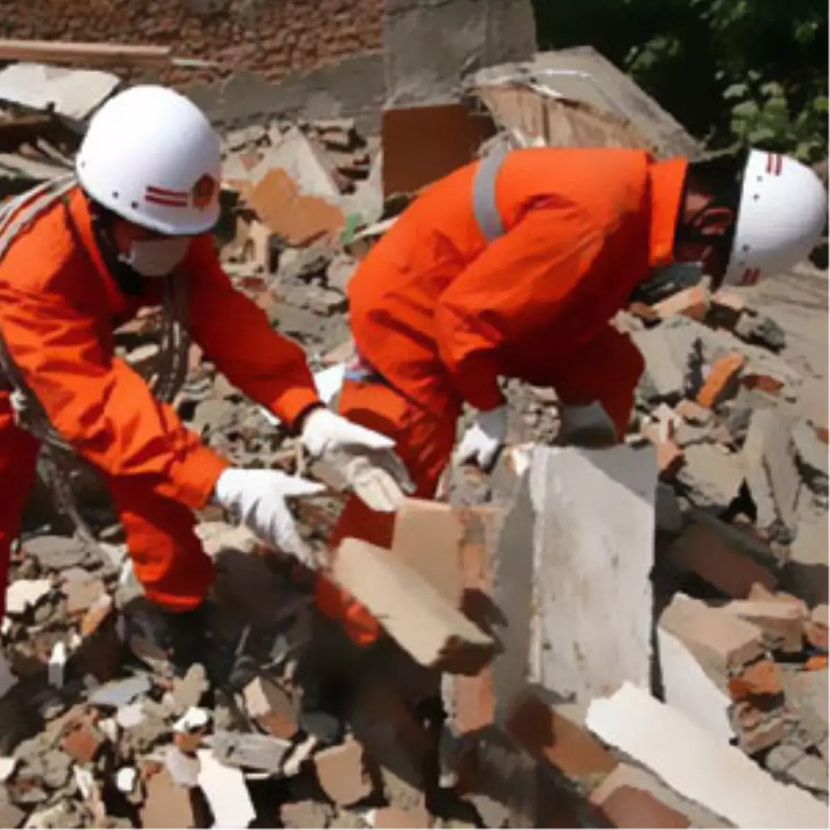 Çin\'de 5,7 Büyüklüğündeki Deprem