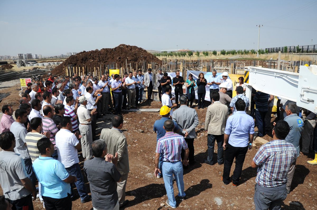 Diyarbakır\'da Yeni İtfaiye Hizmet Binası Temeli Atıldı