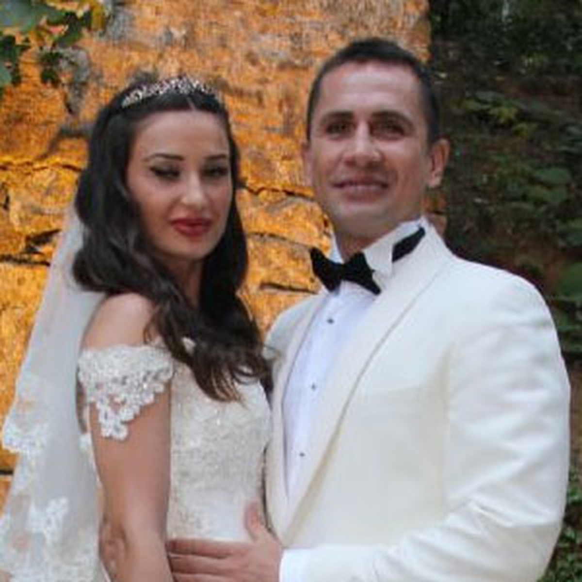 Emre Aşık Evlendi