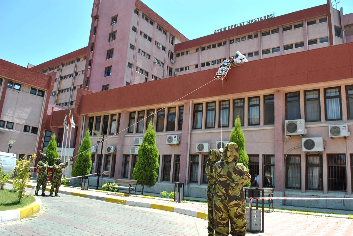Hastanede Habersiz Tatbikat Gerçeği Aratmadı
