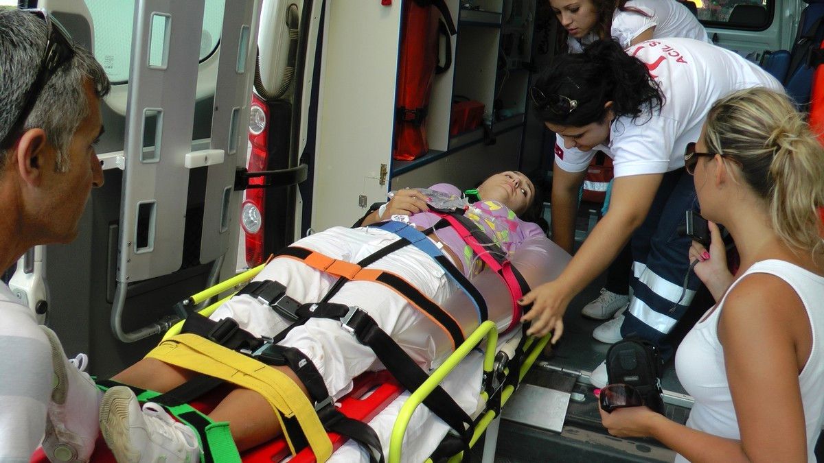 Havalanamayan Paraşüt Yere Çakıldı: 2 Yaralı