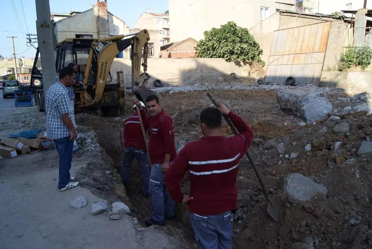 İş Makinesi, Şehrin Bir Bölümünü Elektriksiz Bıraktı