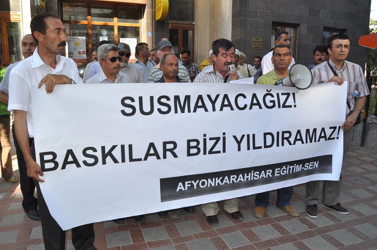 "Kck" Aramaları ve Gözaltılara Tepki
