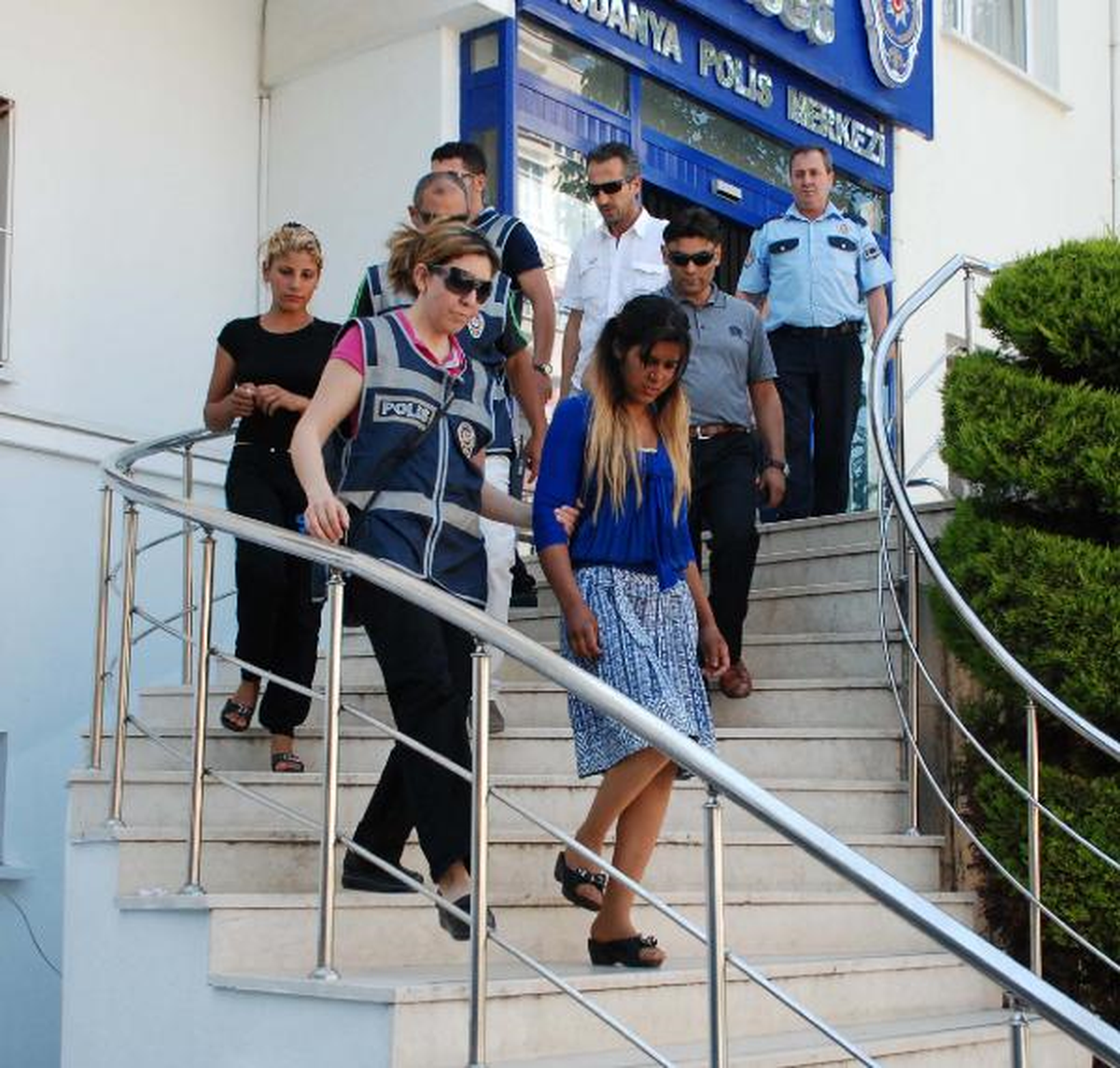 8 Evi Soyan Hırsızlar Yakalandı