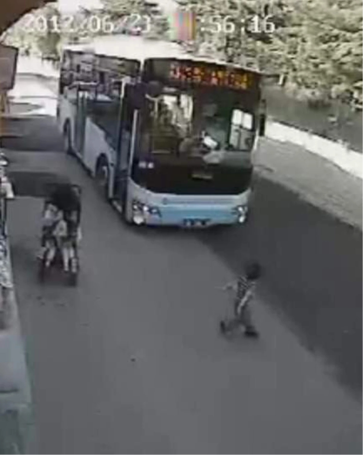 Otobüsün Çarptığı Çocuk Yaralandı