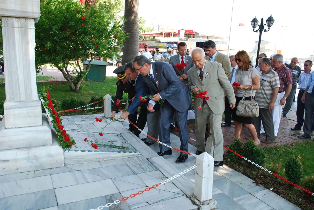 Şehit Şükrü Çavuş Kabri Başında Anıldı