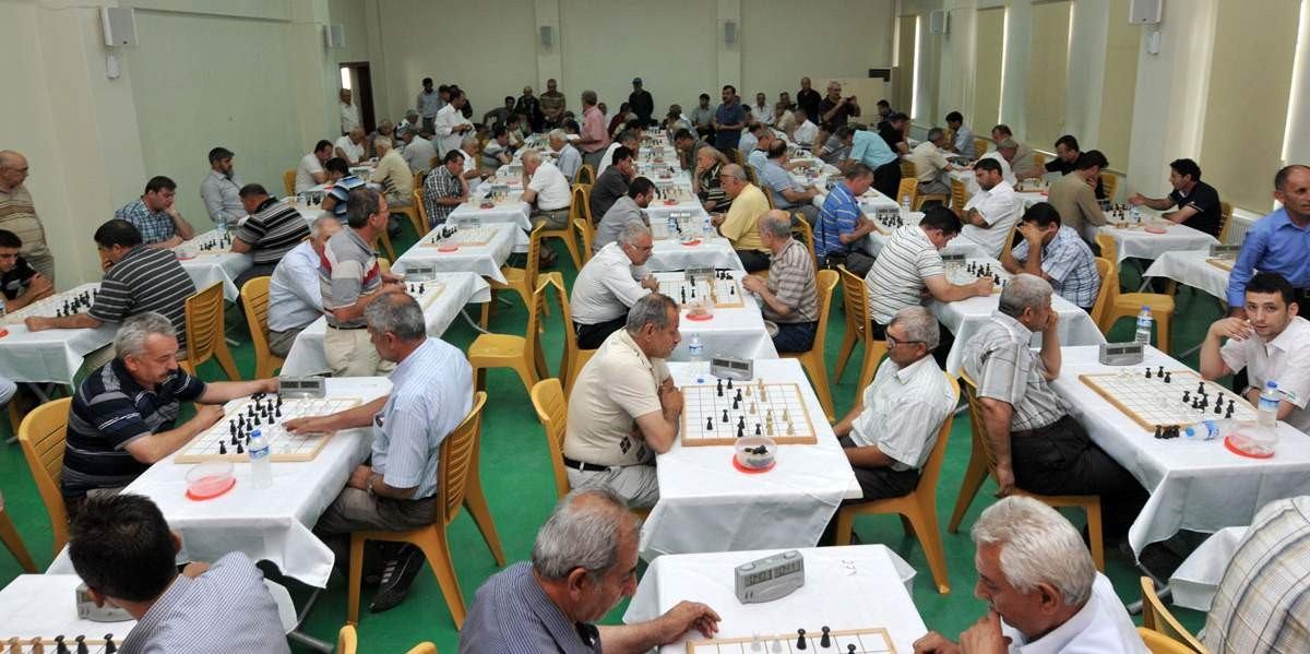 Şehitkamil Atatürk Kültür ve Spor Merkezi Dama Tutkunlarını Ağırladı