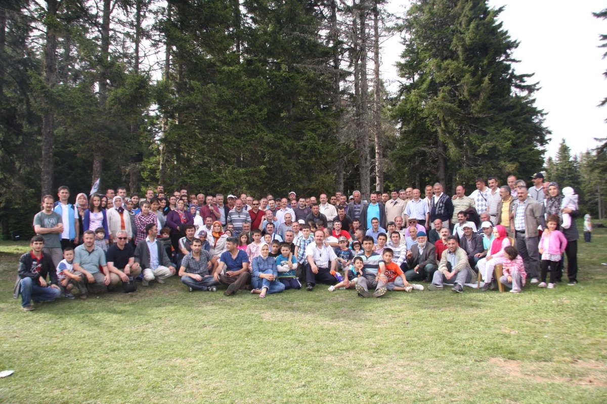 Trabzon Eğitim-Bir-Sen Üyeleri Piknikte Buluştu