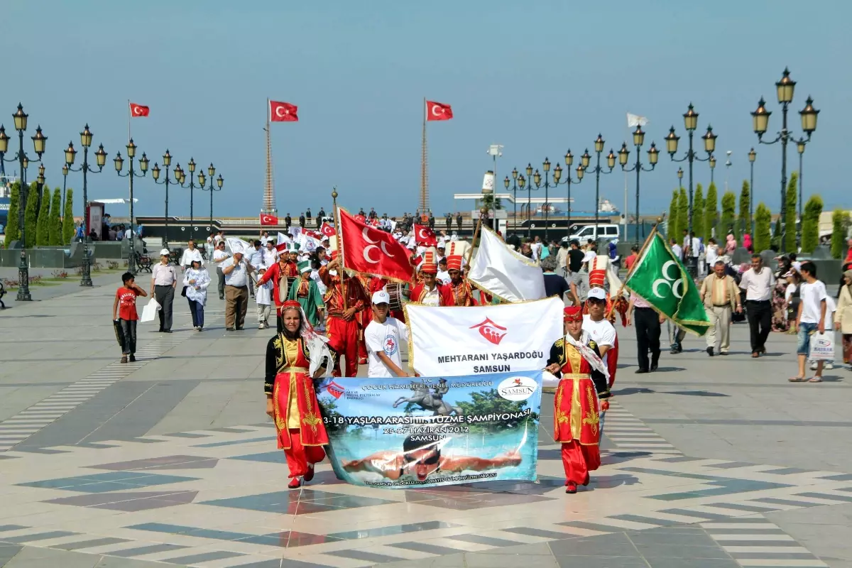 Yüzme Şampiyonasına Mehterli Seremoni