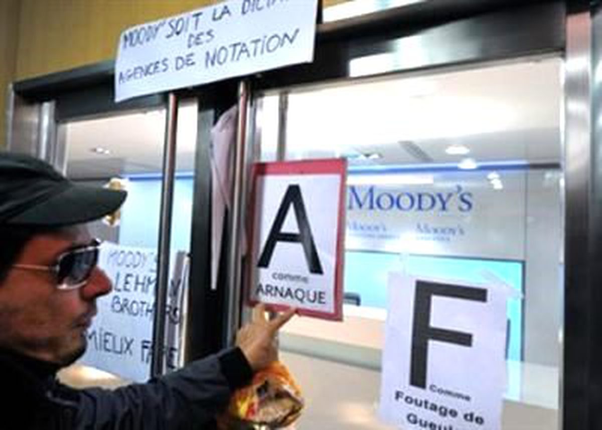 28 İspanyol Bankasının Notu Düştü