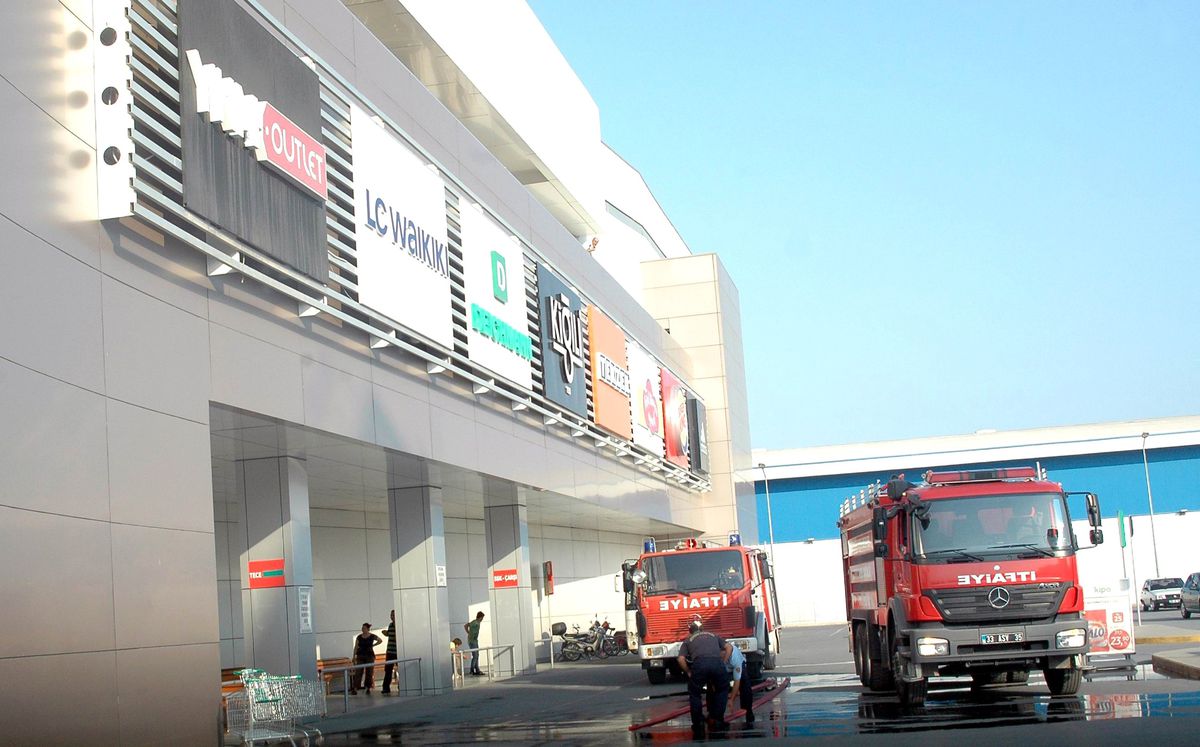 Alışveriş Merkezinde Korkutan Yangın
