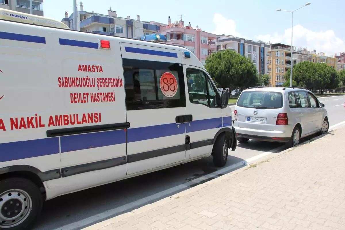 Ambulans Kazası Ucuz Atlatıldı