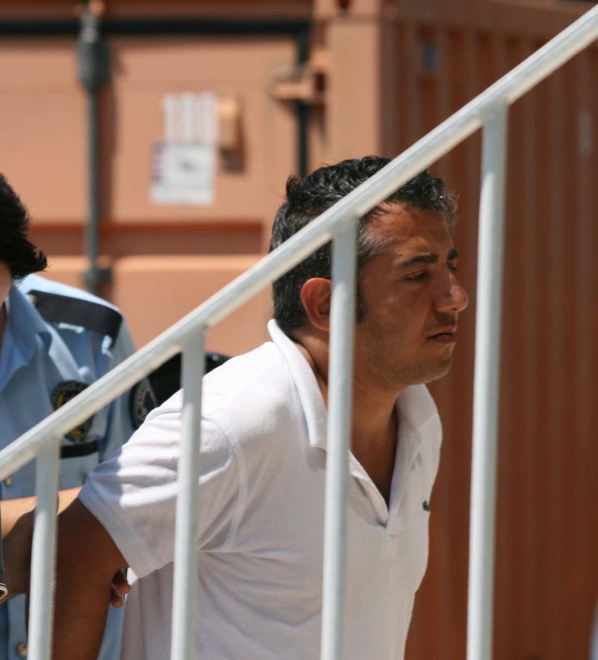 Babasına Kızıp Evini Yakan Genç Yakalandı