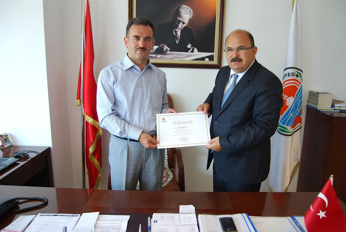 Başkan Vekili Yılmaz\'a Teşekkür Belgesi