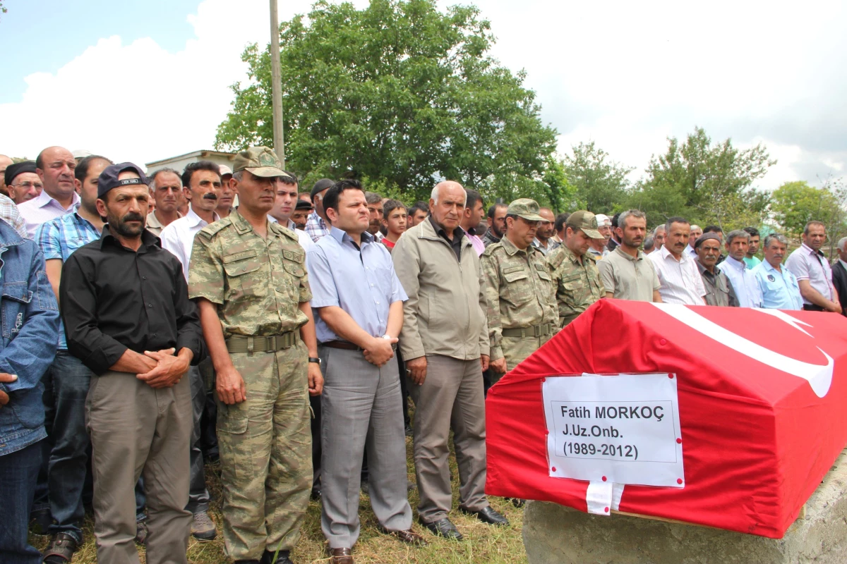 Denizde Boğulan Uzman Onbaşı Memleketi Erzurum\'da Gözyaşları Arasında Toprağa Verildi