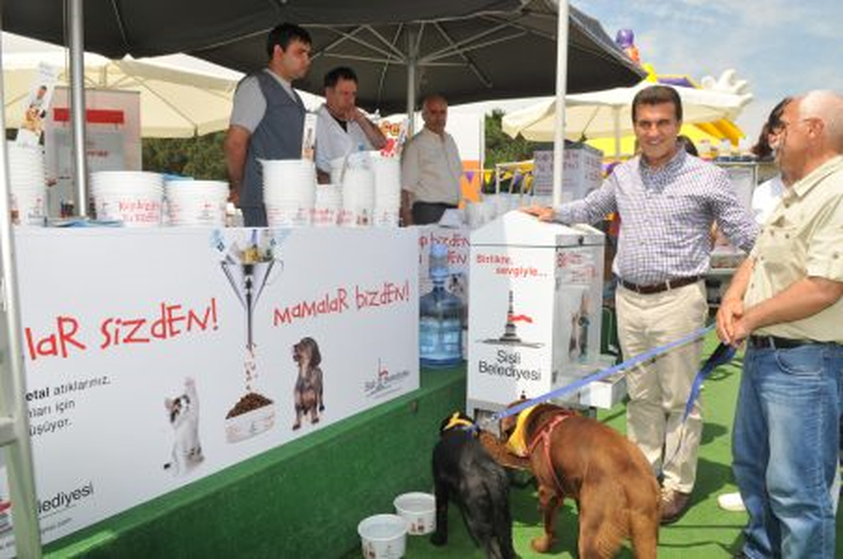 En Yakın Dostlarını Unutmadı