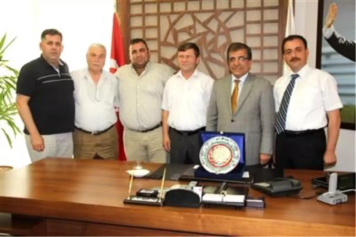 "Esnaf Avm\'lere Girmek İstiyor"