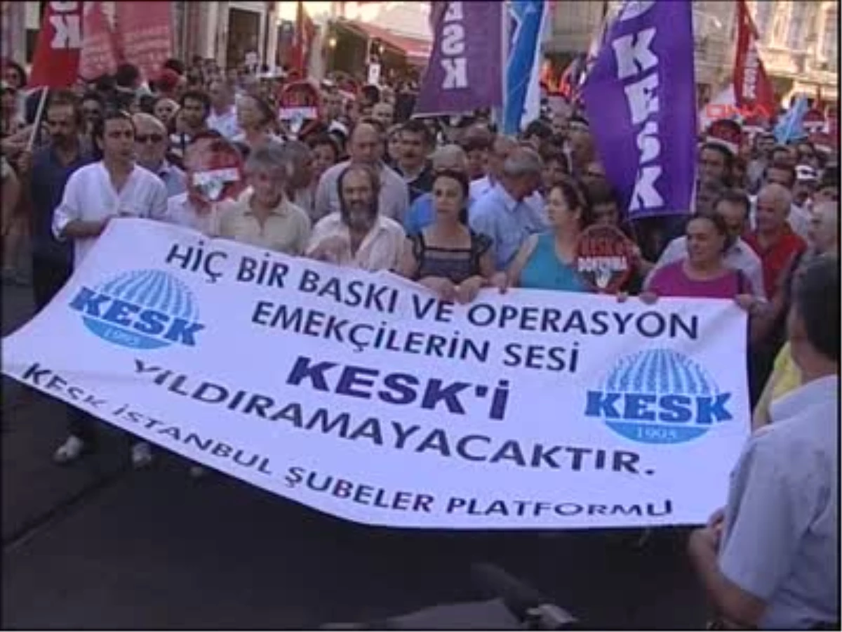 KCK Operasyonu Beyoğlu\'nda Protesto Edildi