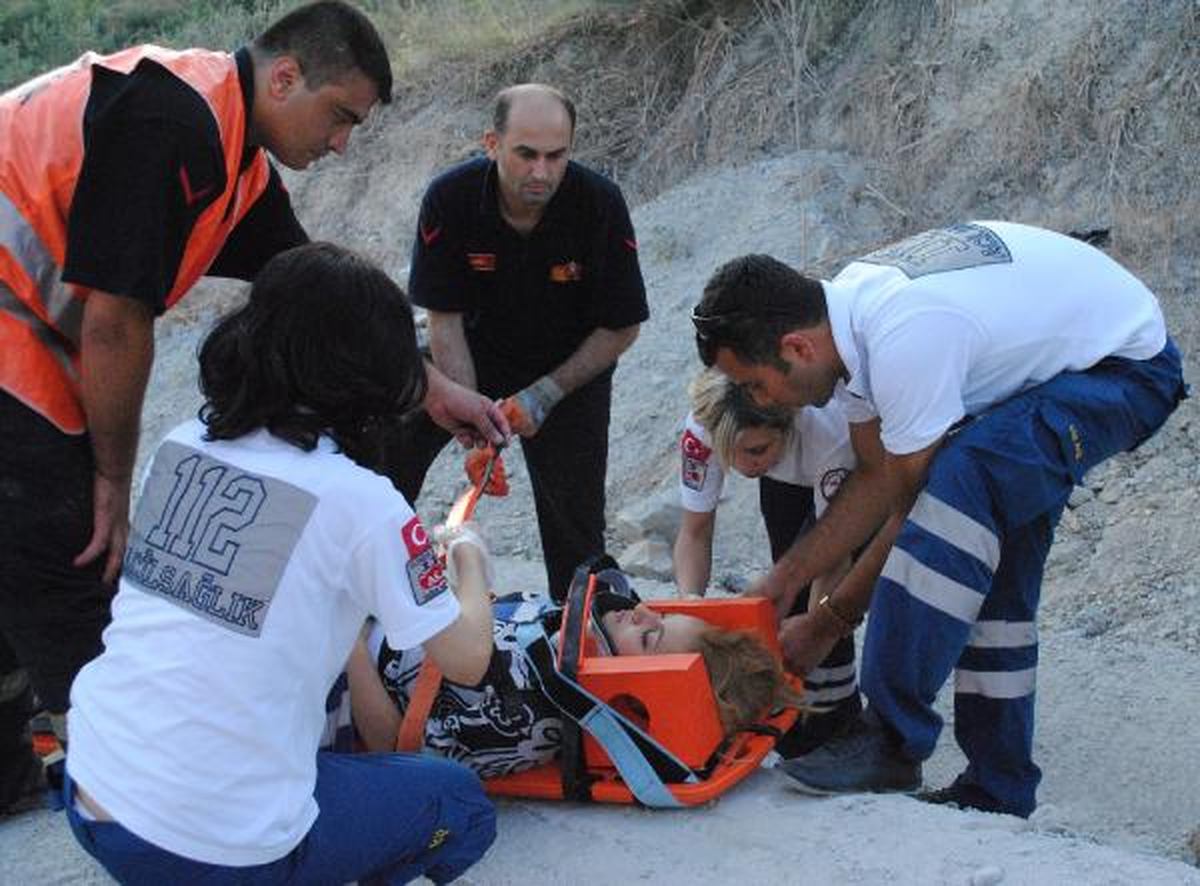 Piknikten Dönen Gençler Kaza Yaptı: 2 Yaralı