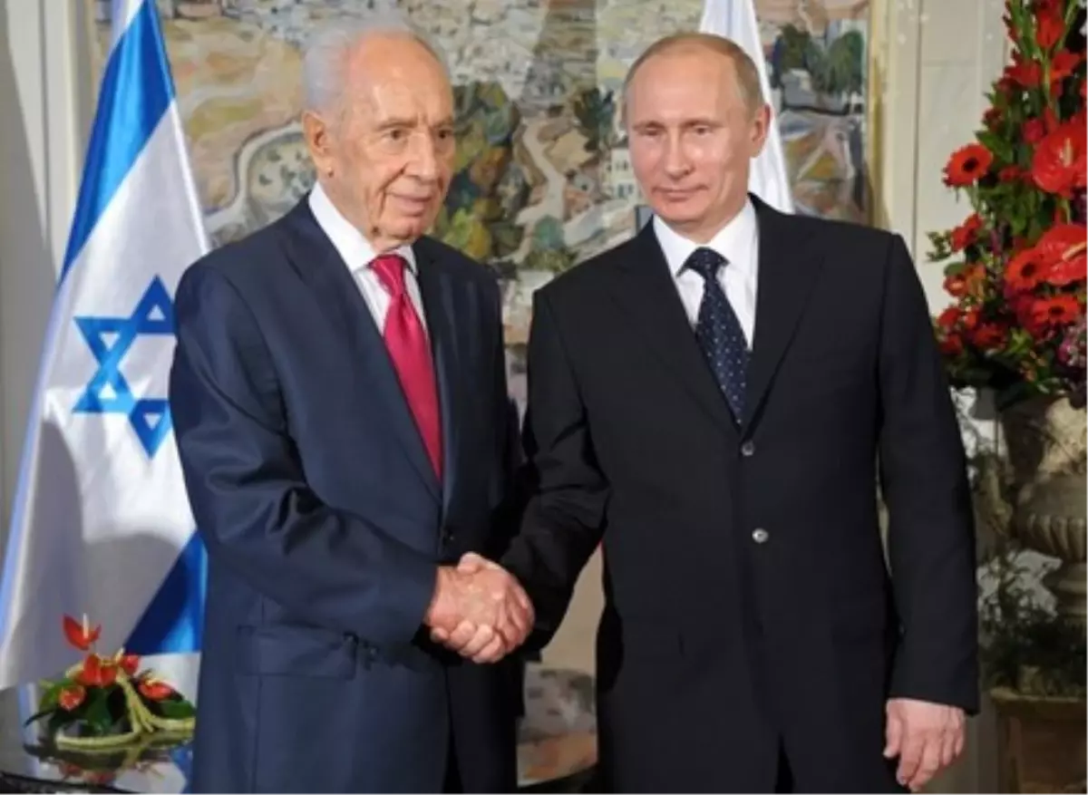 Putin, Peres ile Görüştü