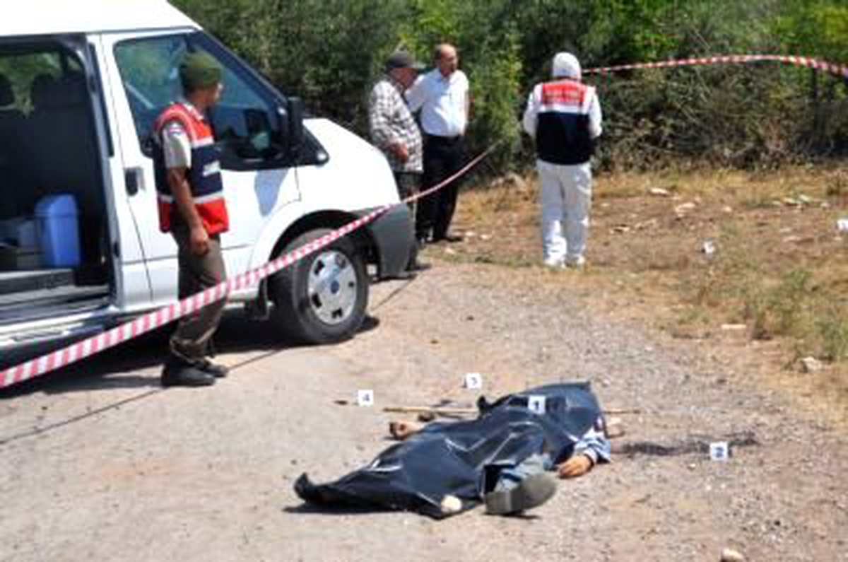 Arazi Anlaşmasızlığı Nedeniyle Kuzenini Öldürdü