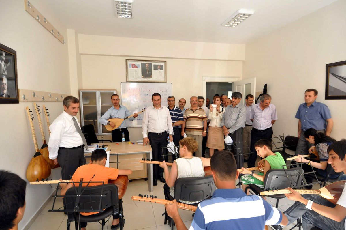 Başkan Tahmazoğlu, Belediye Hizmetlerini Göstermek ve Bilgilendirmek İçin Şahinbey'de Tur Düzenledi