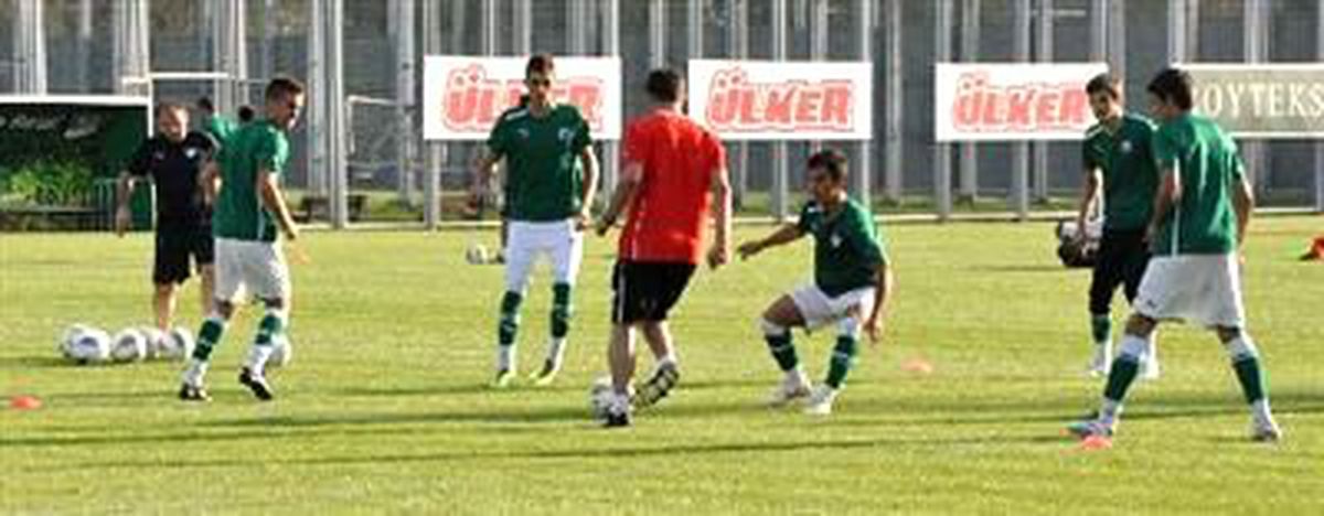Bursaspor Çalışmalarını Sürdürüyor