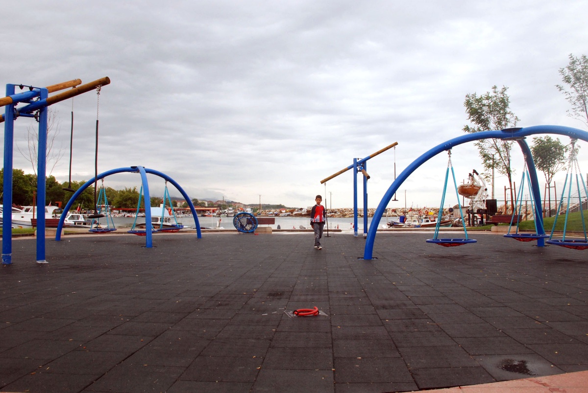 Büyüklerin Dadandığı Çocuk Parkı 18 Gün Sağlam Kalabildi