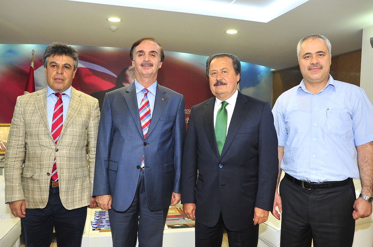 Cavit Çağlar'dan Başkan Keskin'e Nezaket Ziyareti