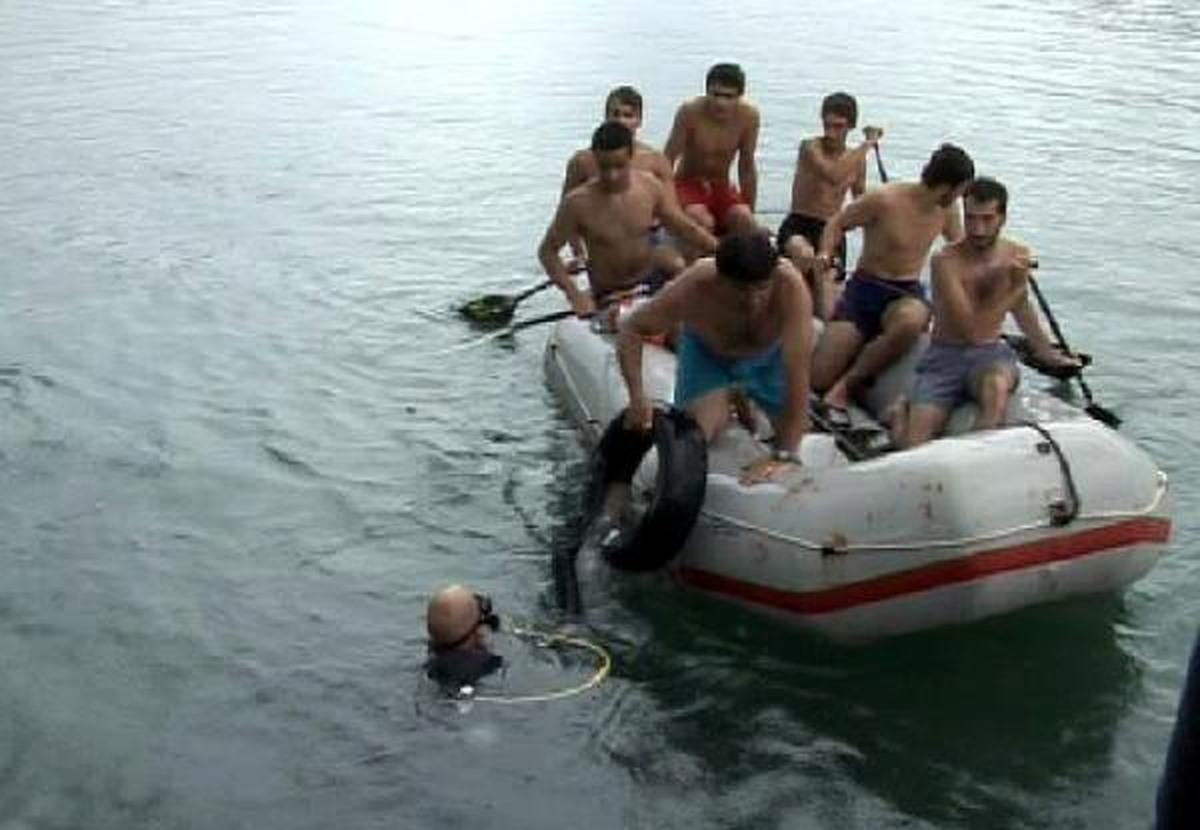 Dalgıçlar Karadeniz\'i Temizledi