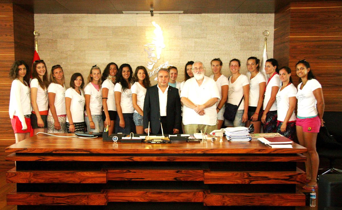 Epirden 2012 Konyaaltı Belediyesi Uluslararası Bayan Plaj Voleybol Turnuvası İkinci Etabı..