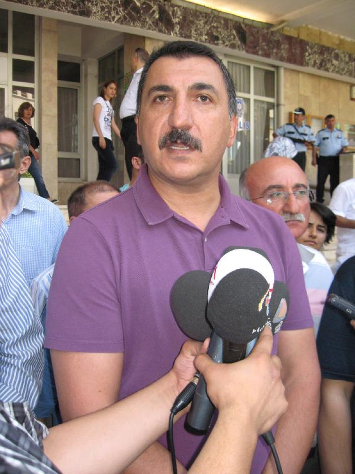 Ferhat Tunç\'a \'Terör Örgütü Propagandası\'ndan 2 Yıl Hapis