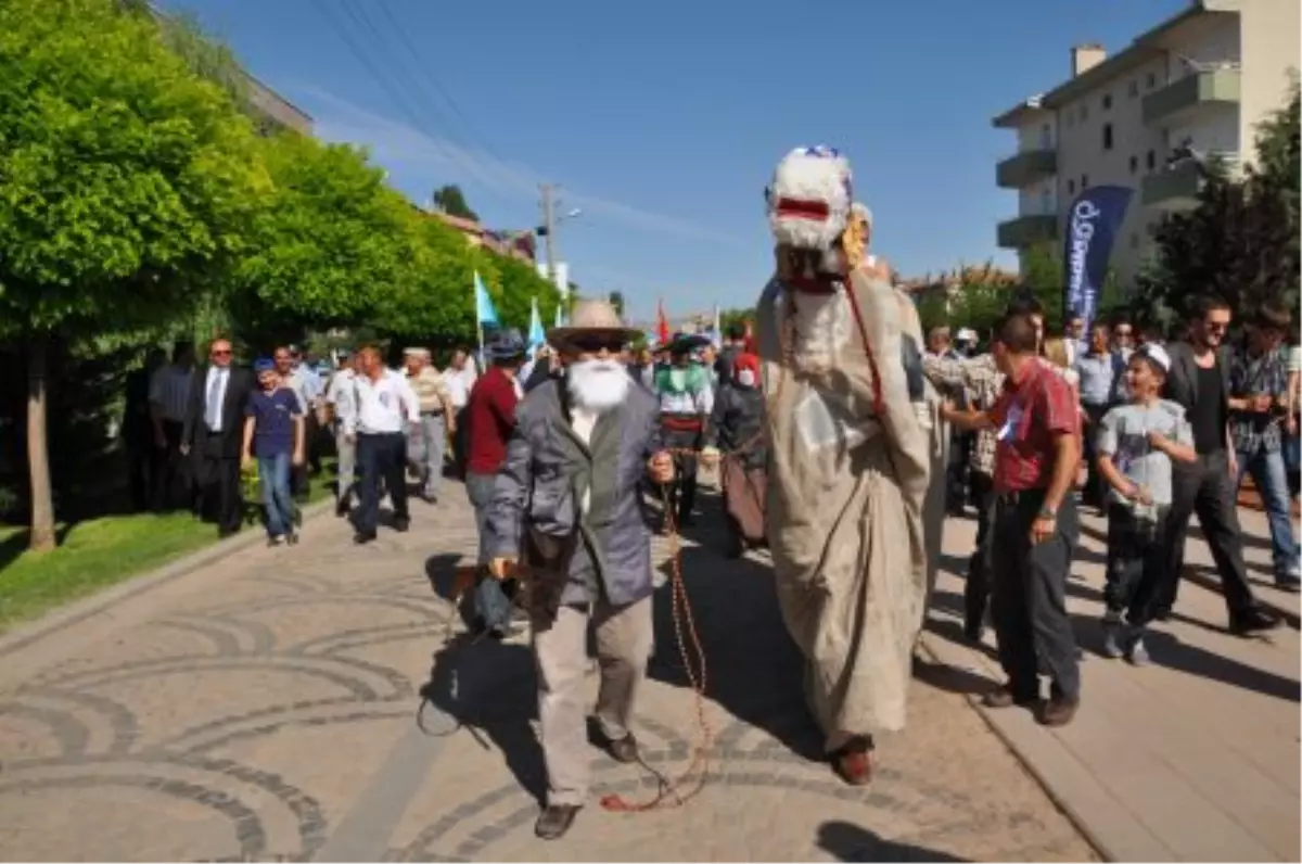 Geleneksel Oyunlar Şenliğe Renk Kattı