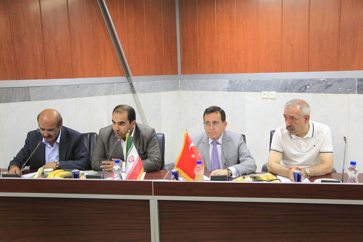 İran Trabzon\'la Çıkış Arıyor