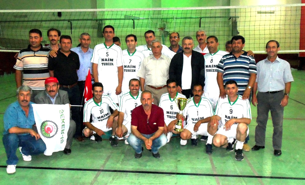 Kurumlar Arası Voleybol Turnuvası\'nı Erciş Şeker Fabrikası Takımı Kazandı