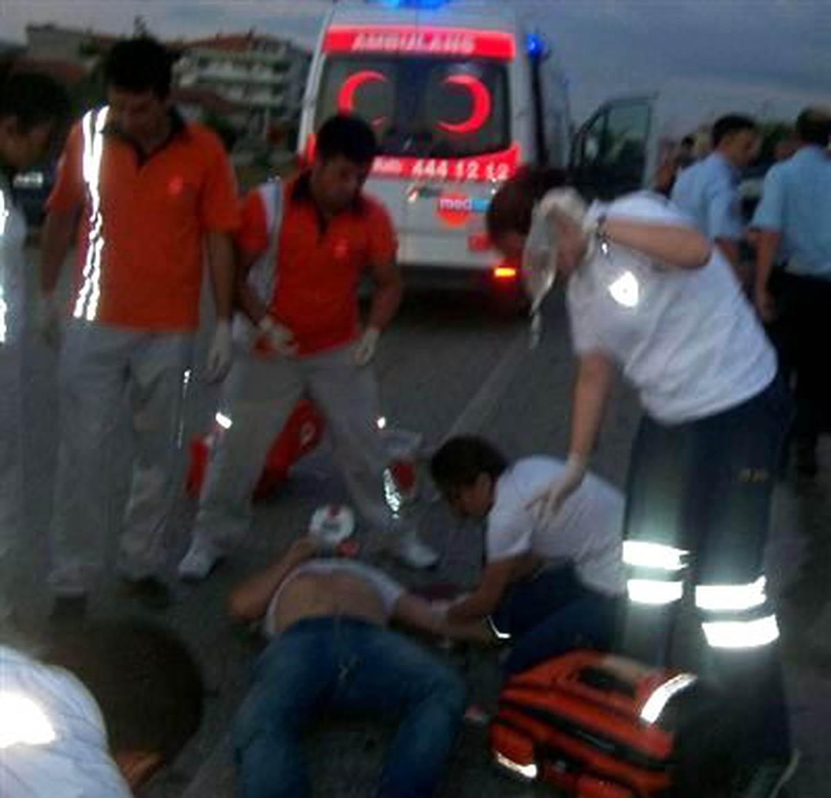Motosiklet Traktöre Çarptı: 2 Yaralı