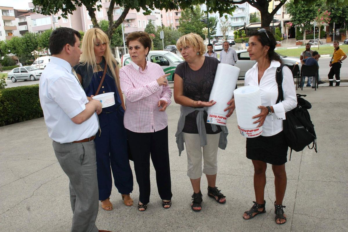 Orman ve Su İşleri Bakanlığından Sokak Hayvanlarına Su Kabı