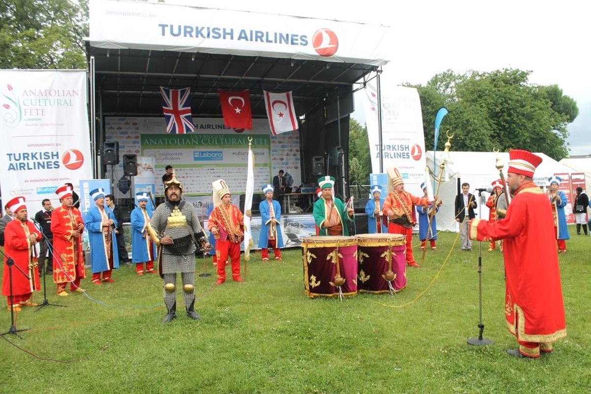 Osmanlı Mehteri Londra\'yı Fethetti