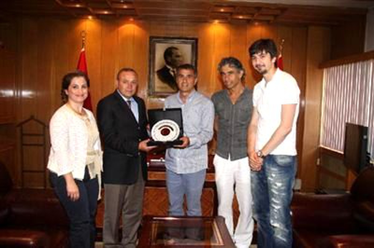 Şenol Güneş ve Tolga Zengin, \'Bordo Mavi Kalplerle\' Buluştu