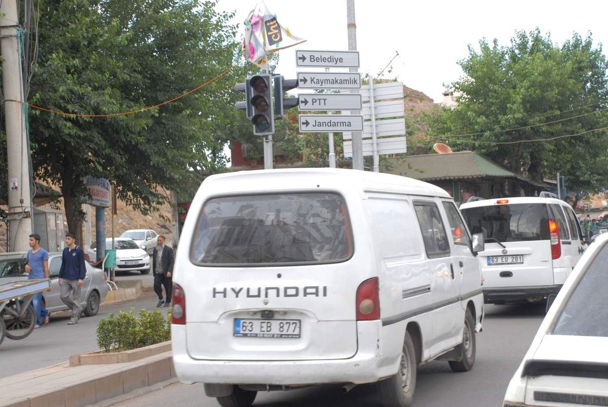 Siverek\'te Kesilen Elektrikler Trafiği Tehlikeye Atıyor