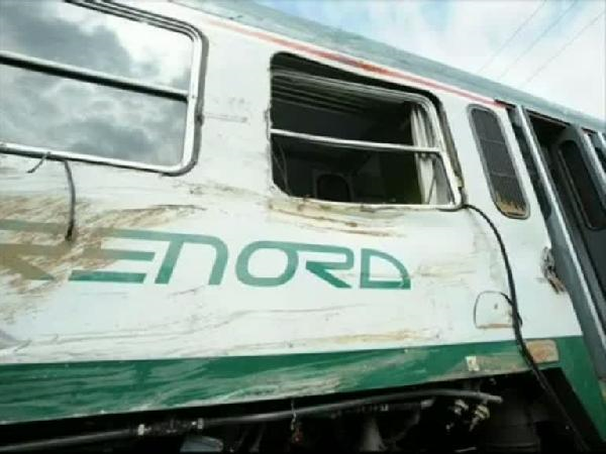 Tren Tıra Çarptı, 18 Yaralı