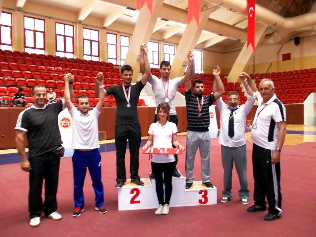Adanalı Bilek Güreşçileri İddialı