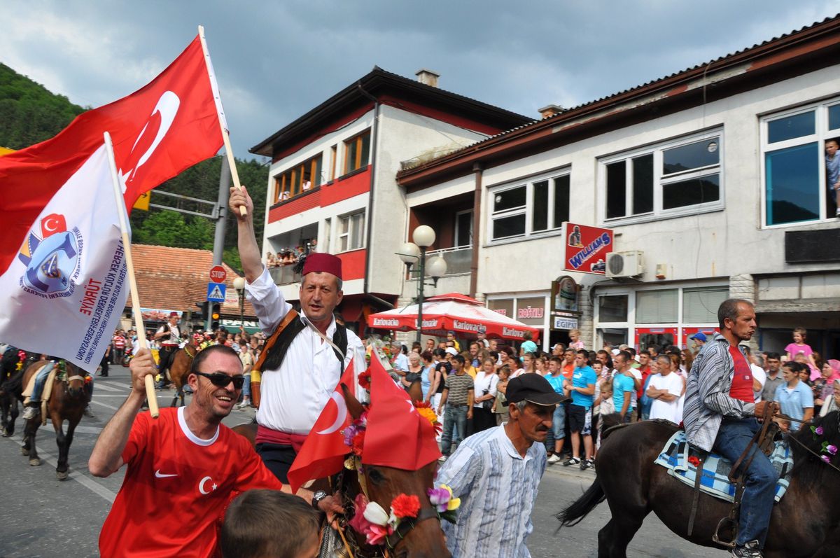 Belediye Başkanı Şahin\'den Bosna Hersek Çıkarması