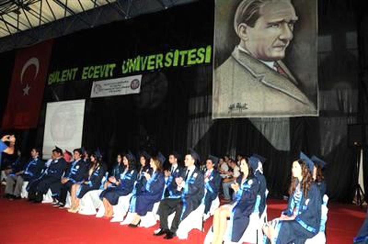 Beü Tıp Fakültesi Öğrencileri \'Hipokrat Yemini\' Etti