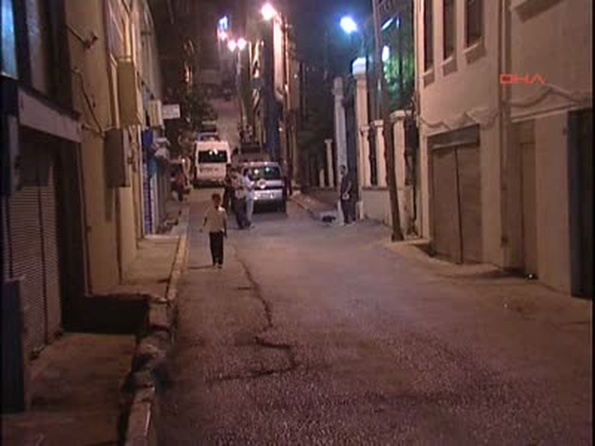 Beyoğlu\'nda Kız Meselesi Kavgası: 2 Ölü 3 Yaralı